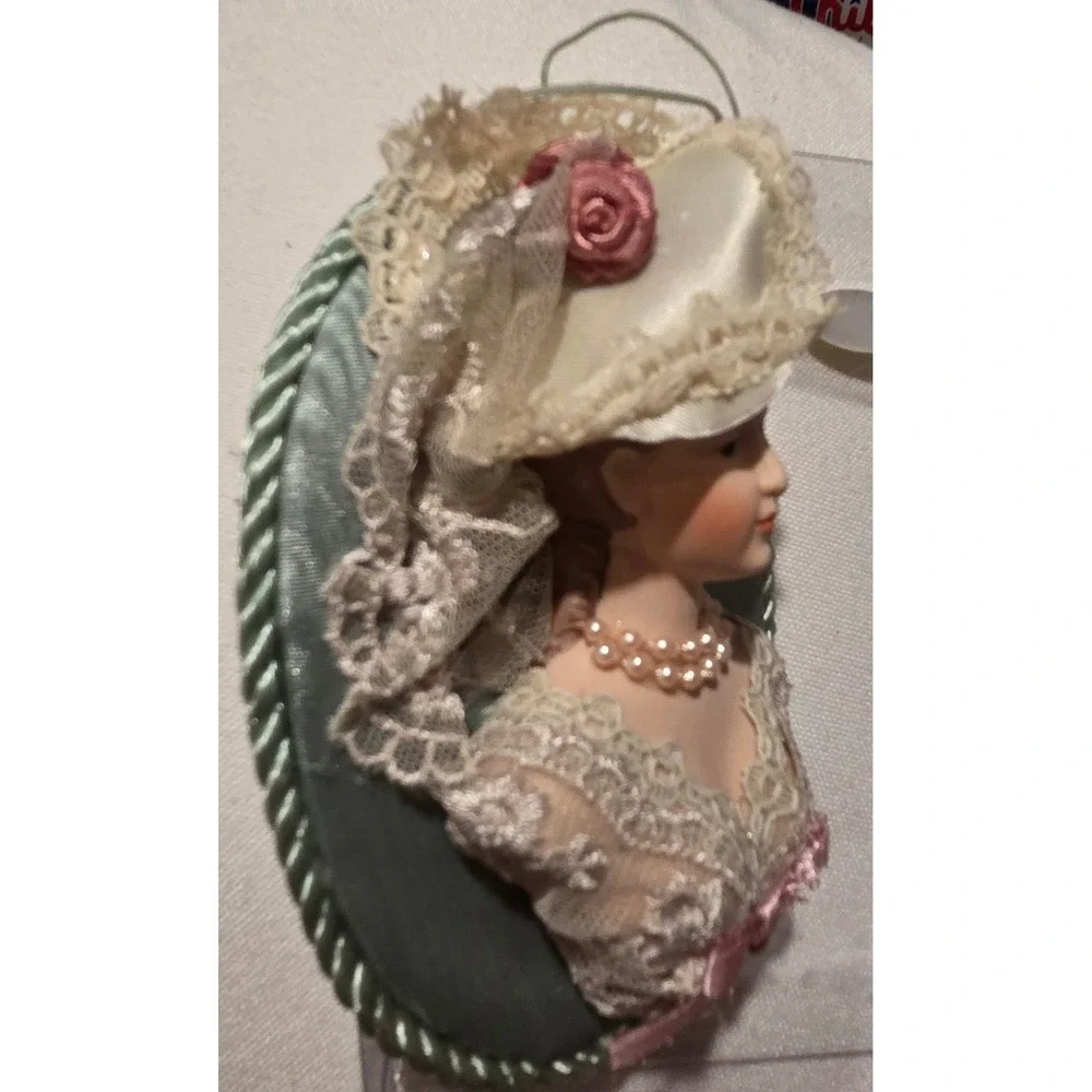 Vintage Victorian Porcelain Lady Bust‎ Ornament Lace Hat Pearls Sage Green Oval